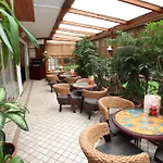 Guenes Hotel Merter 